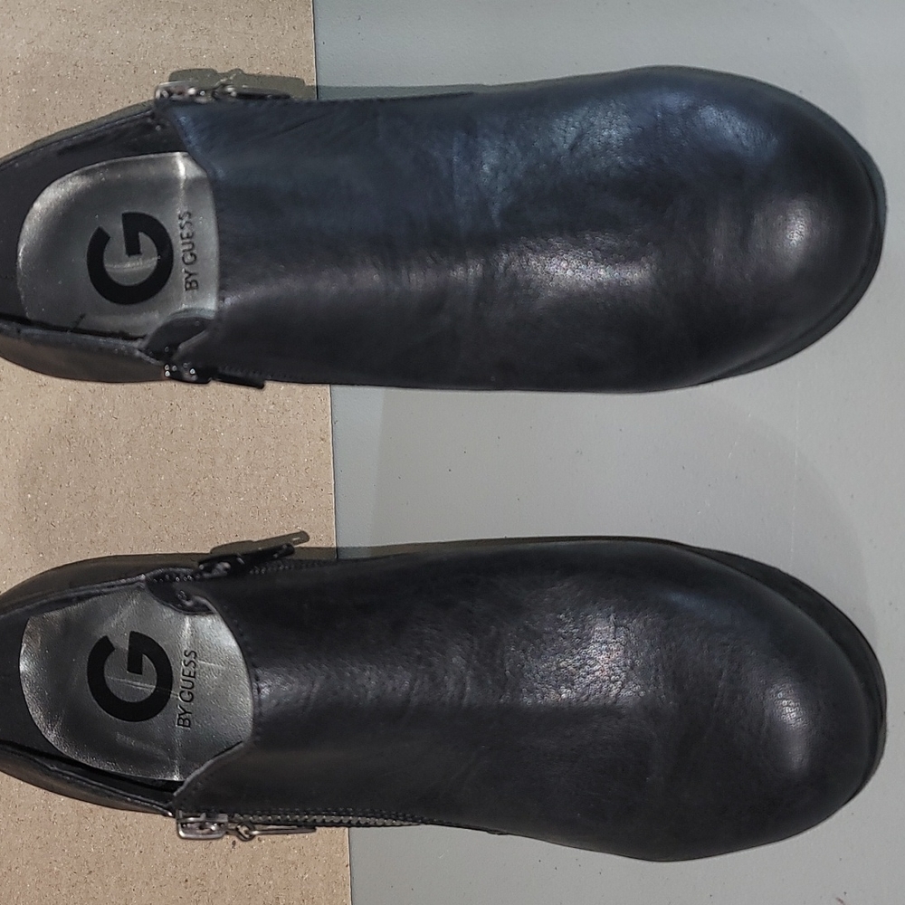 G by Guess, size 9m, Black